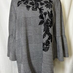 Calvin Klein Black and Gray Checkered Houndstooth Blouse in GUC.